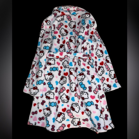 ✨SOLD- Hello Kitty Plush Robe Size Medium - Picture 4 of 9